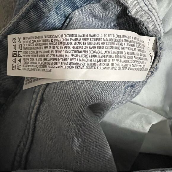 Forever 21 Blue Wide Leg Embroidered Strawberry Bow Jeans Size Large - Picture 16 of 16